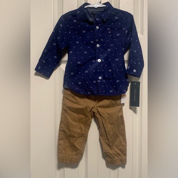 NWT Tommy Hilfiger Boys 2 Piece Outfit - Picture 1 of 6